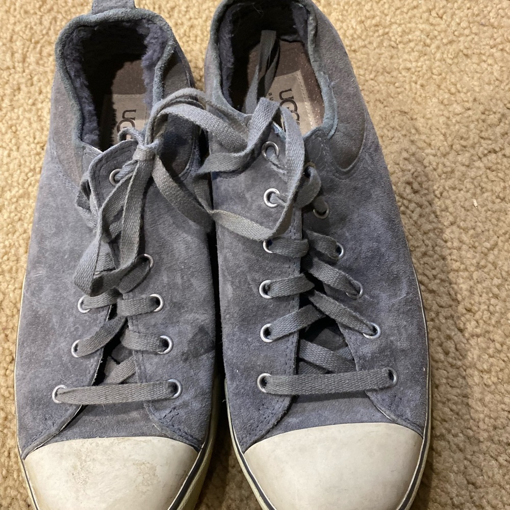 UGG grey Sherpa lined lace up shoes size 9.5